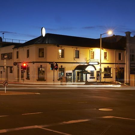 Okeefes Hotel Backpackers 론서스턴 외부 사진