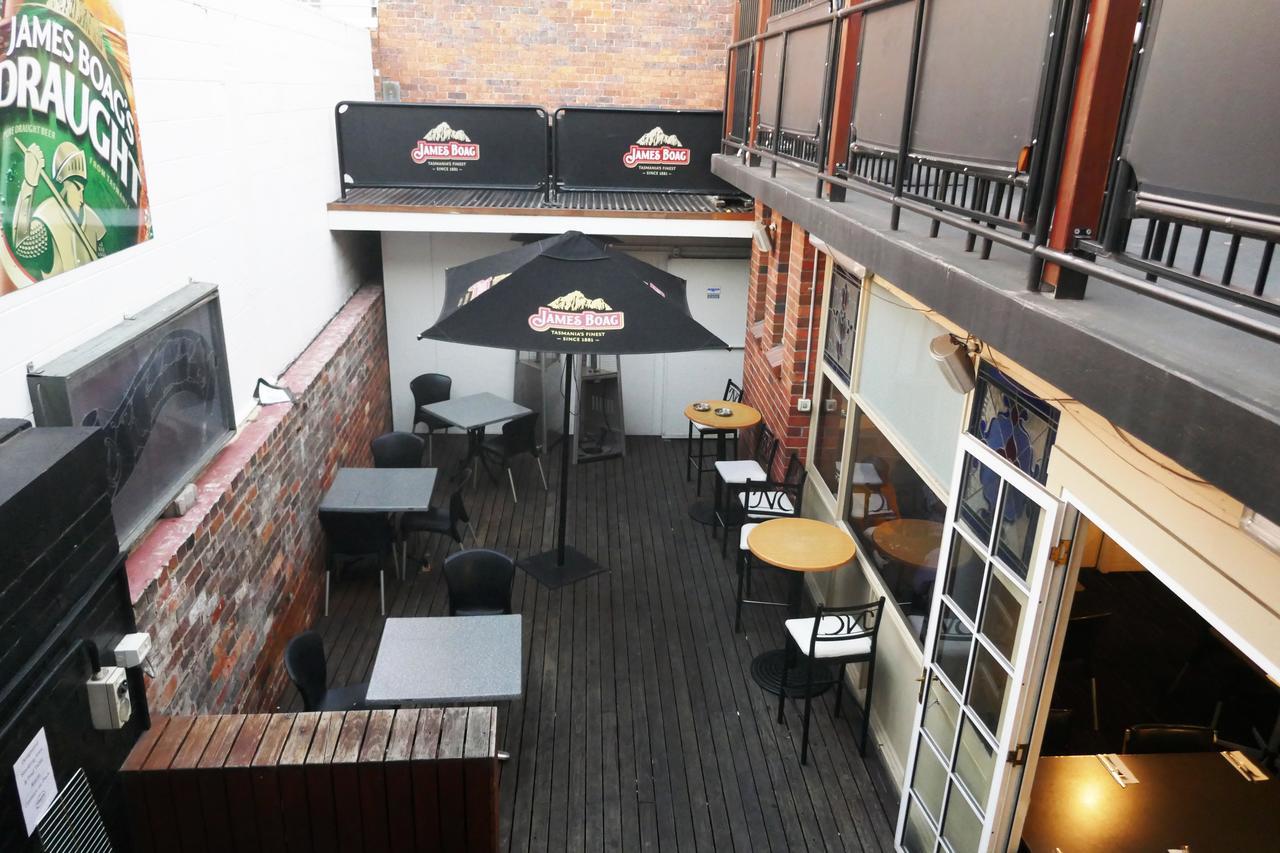 Okeefes Hotel Backpackers 론서스턴 외부 사진