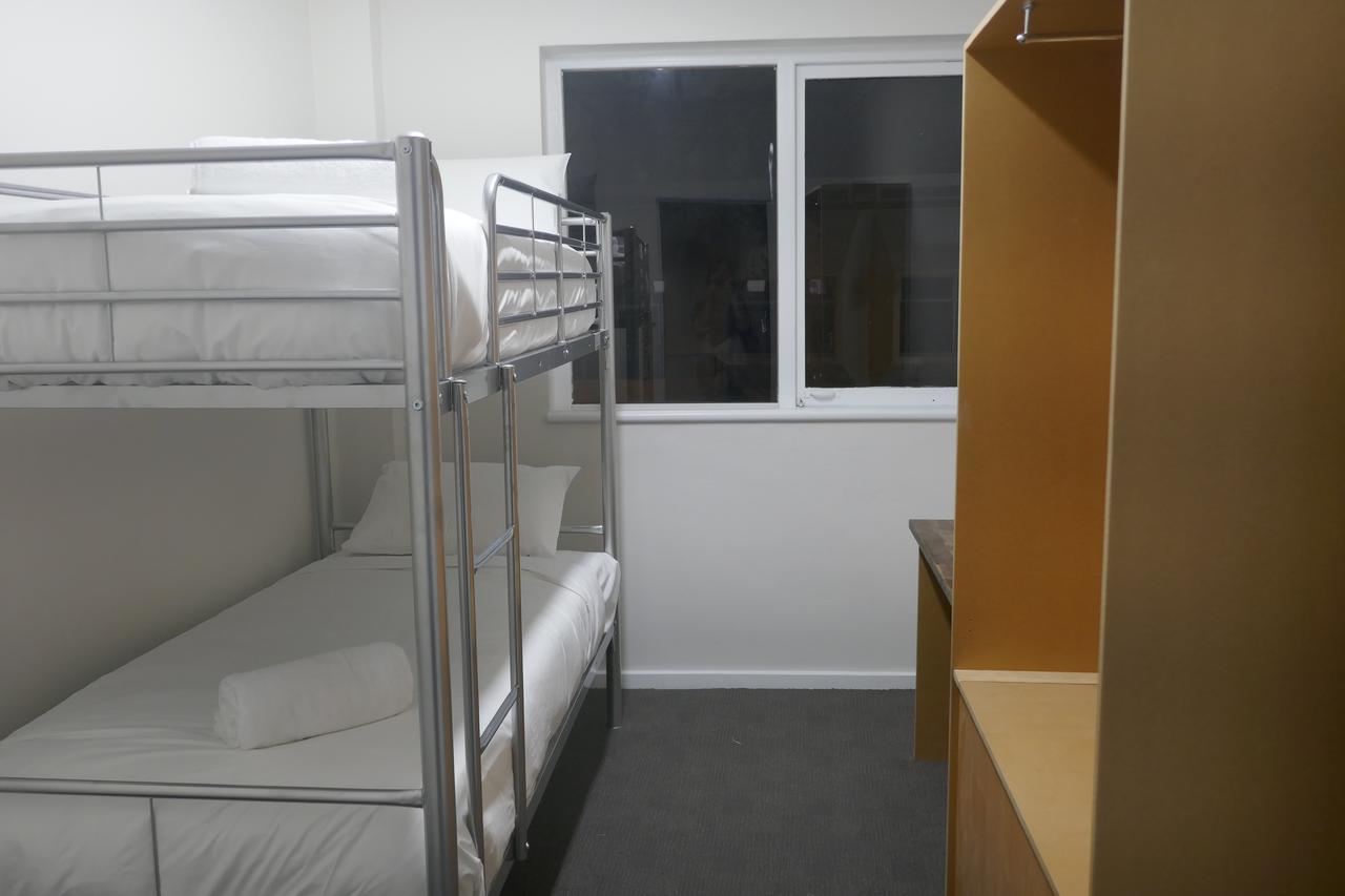 Okeefes Hotel Backpackers 론서스턴 외부 사진